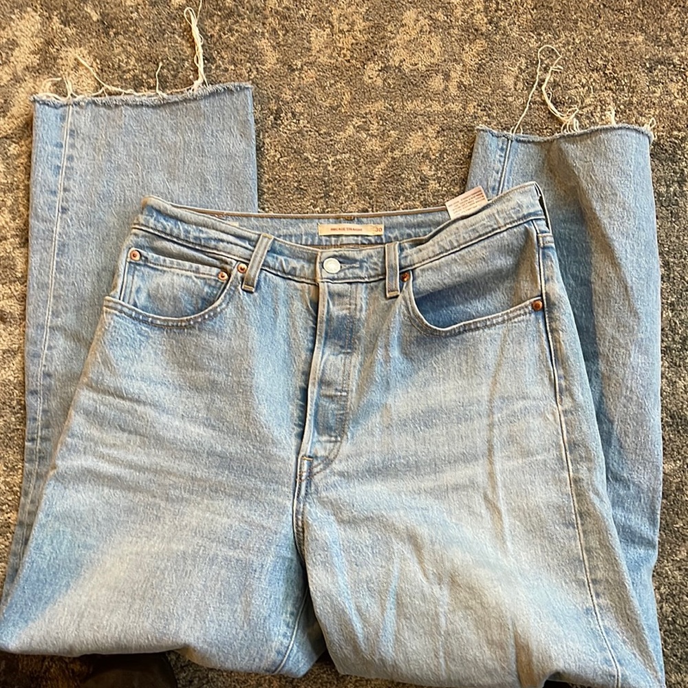 EUC Levi rib cage straight button fly